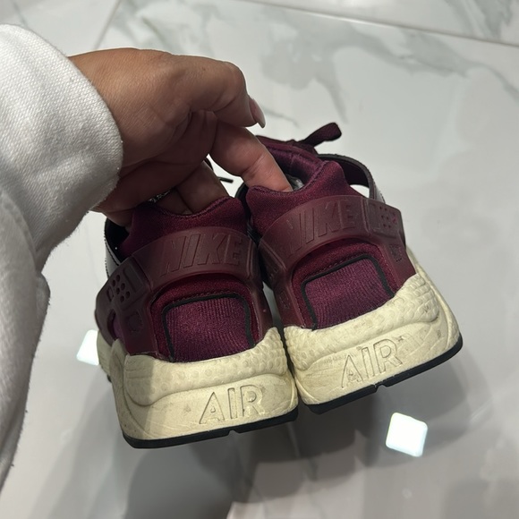 Nike Air Huarache women’s size 7 Beetroot - Picture 3 of 3